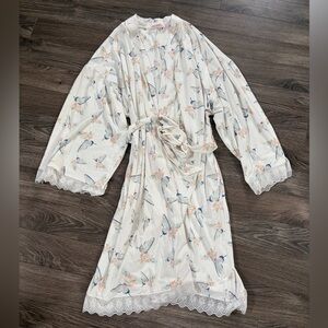 La Vie En Rose Floral Robe with Lace Accents